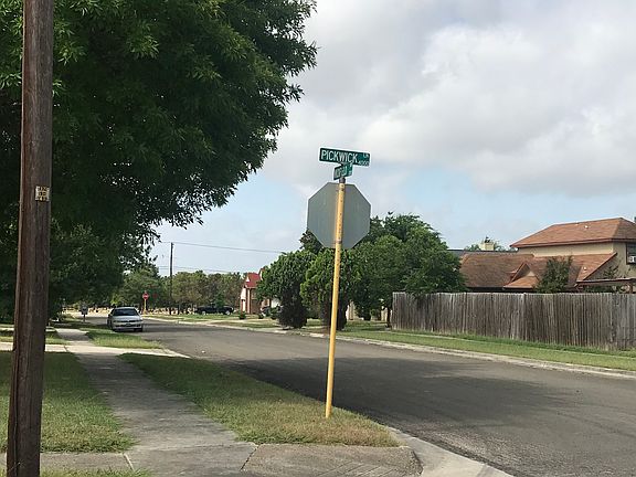 3rd image of 4001 Pickwick Ln