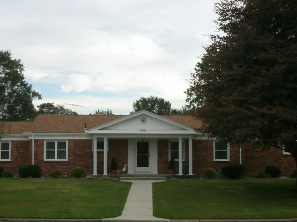 2702 Eastvale Ave, Oregon, OH 43616