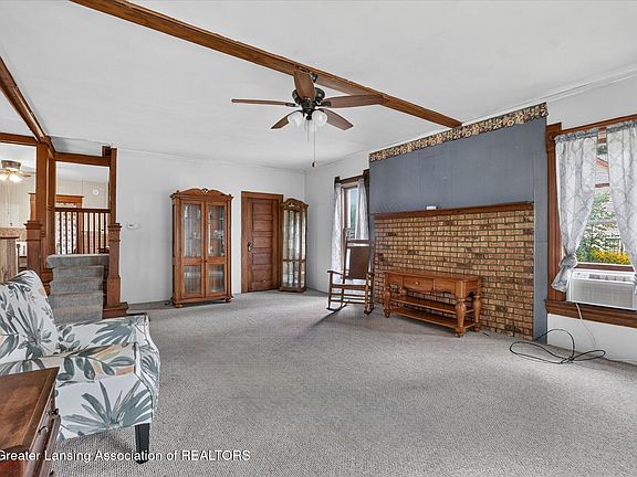 5th image of 311 W Main St