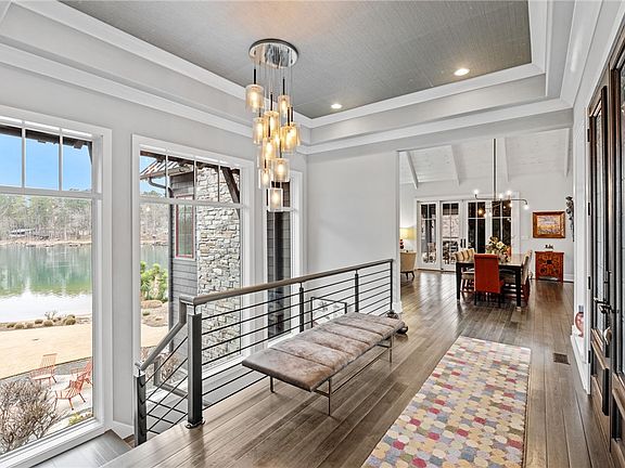 5th image of 438 Winchester Ln