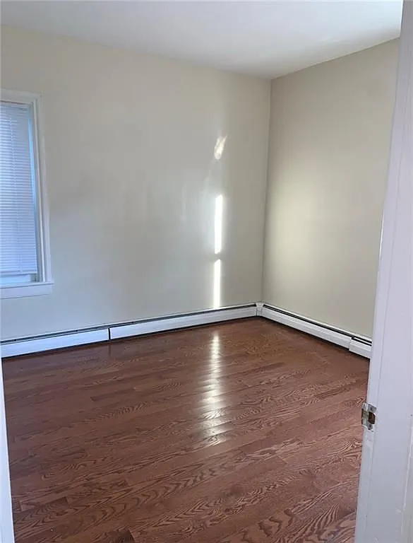 3 bed, 1.0 bath, 1700 sqft, $2,000 — Photo 4