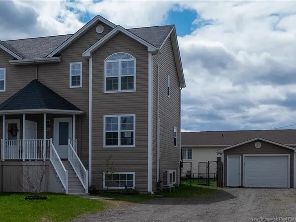 78 Hunterwood St, Moncton, NB E1G 0L2