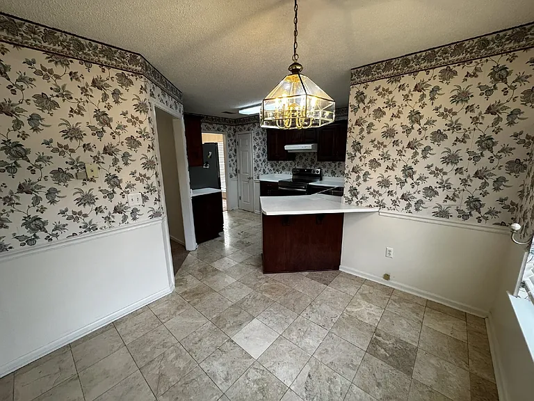 801 Hopeton Ct — Photo 8