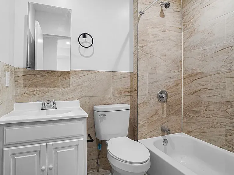 1256 Shakespeare Ave #2 — Photo 4