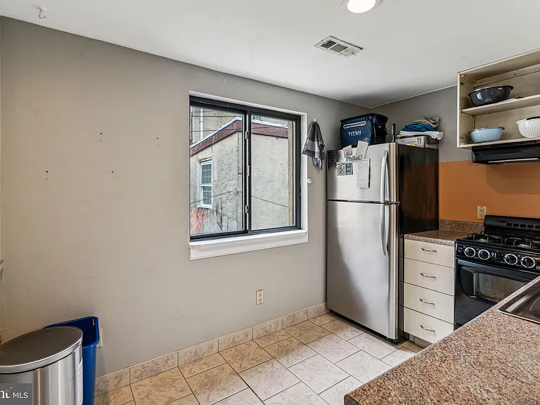1007 Dickinson St #2 — Photo 4