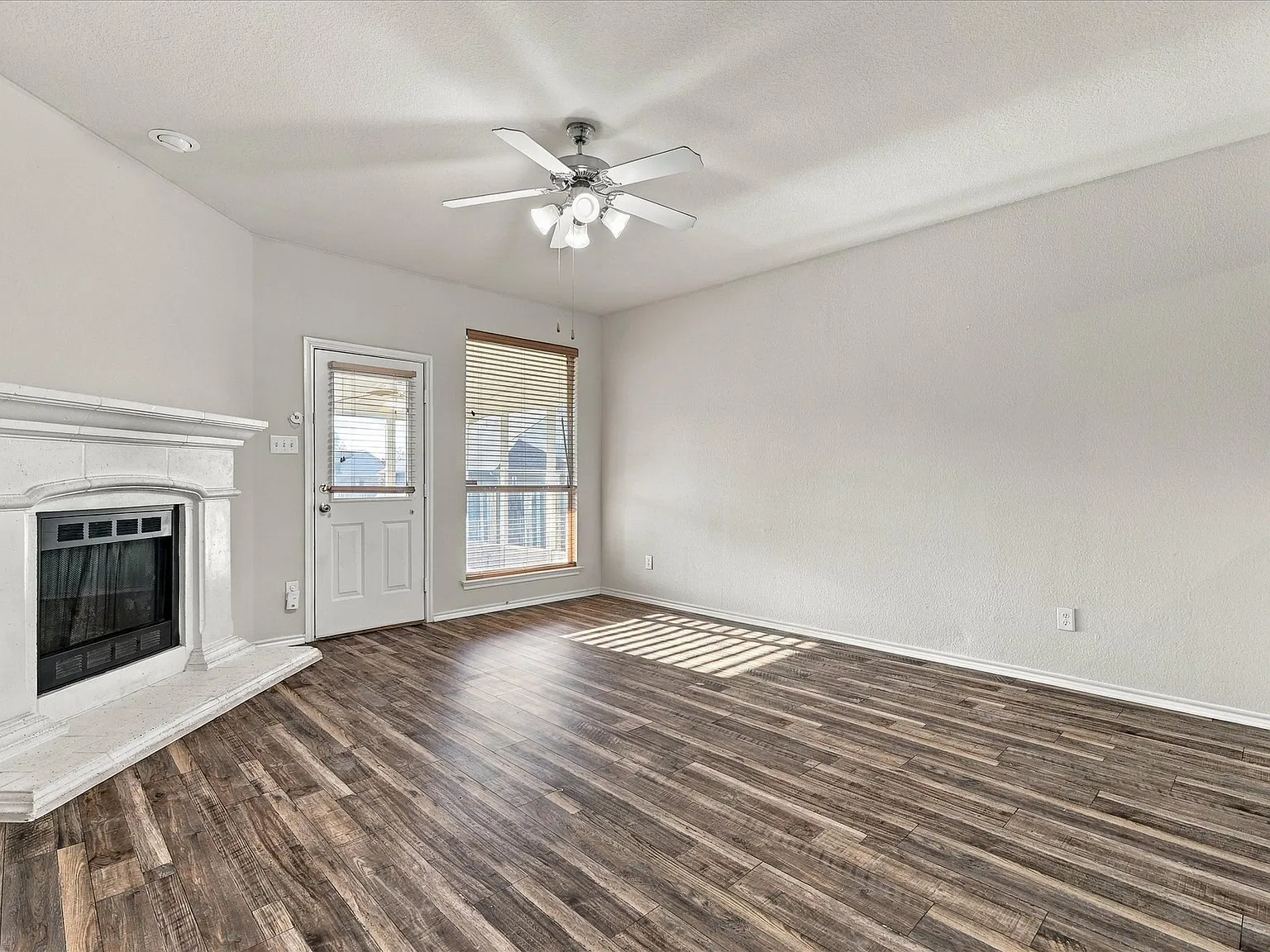 3 bed, 1474 sqft, $1,950 — Photo 2