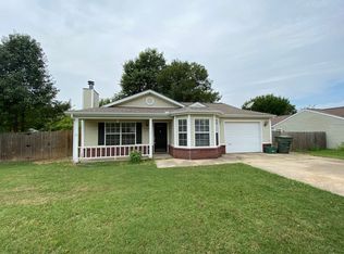 1469 N Timbercrest Ave, Fayetteville, AR 72704