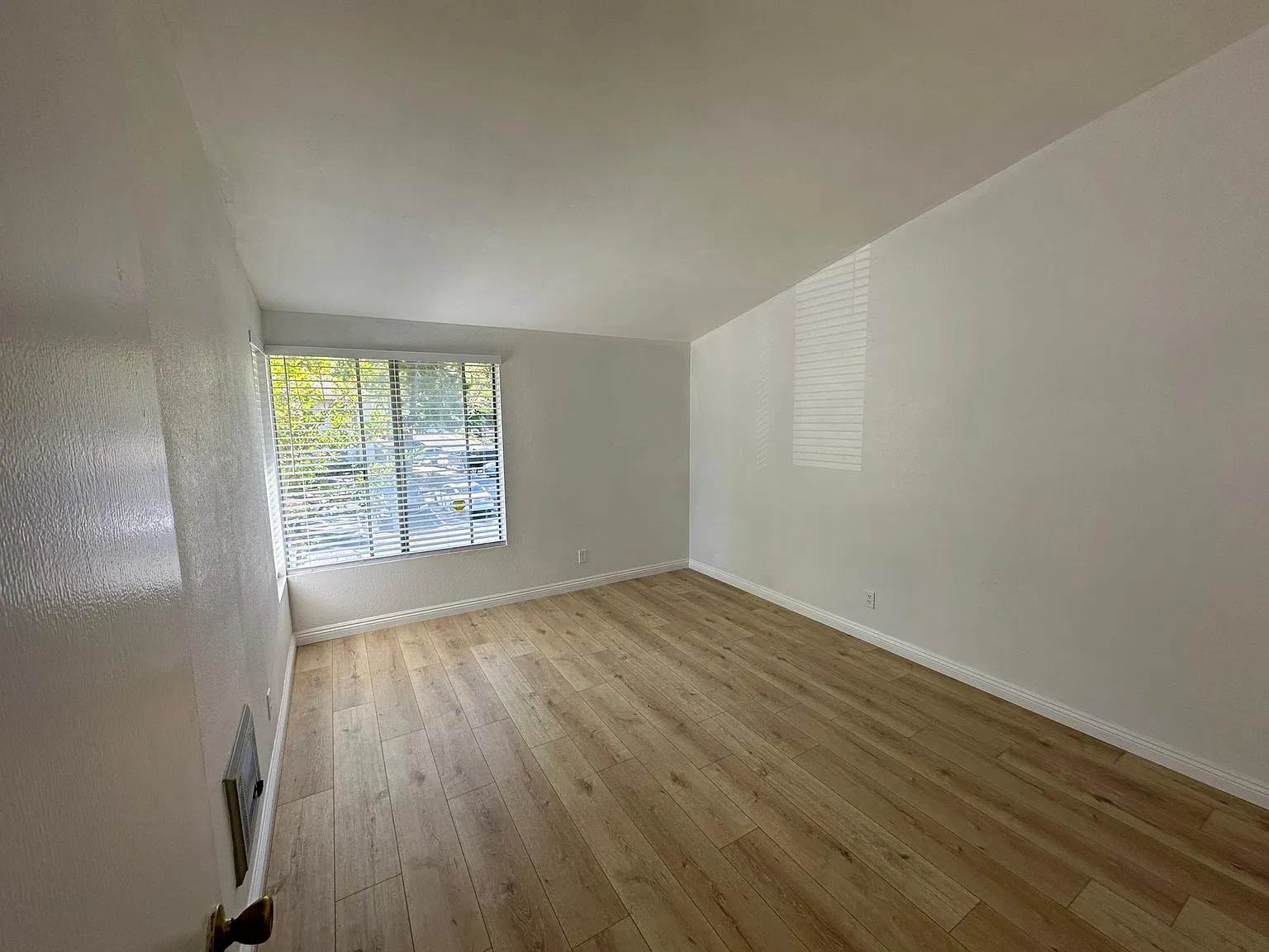 1 bed, 608 sqft, $2,400 — Photo 4