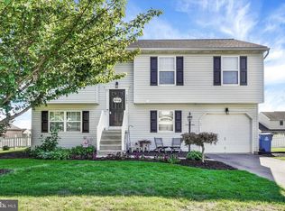 5265 Board Rd, Mount Wolf, PA 17347