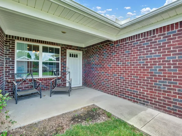 11402 River Falls Dr, Louisville, KY 40272