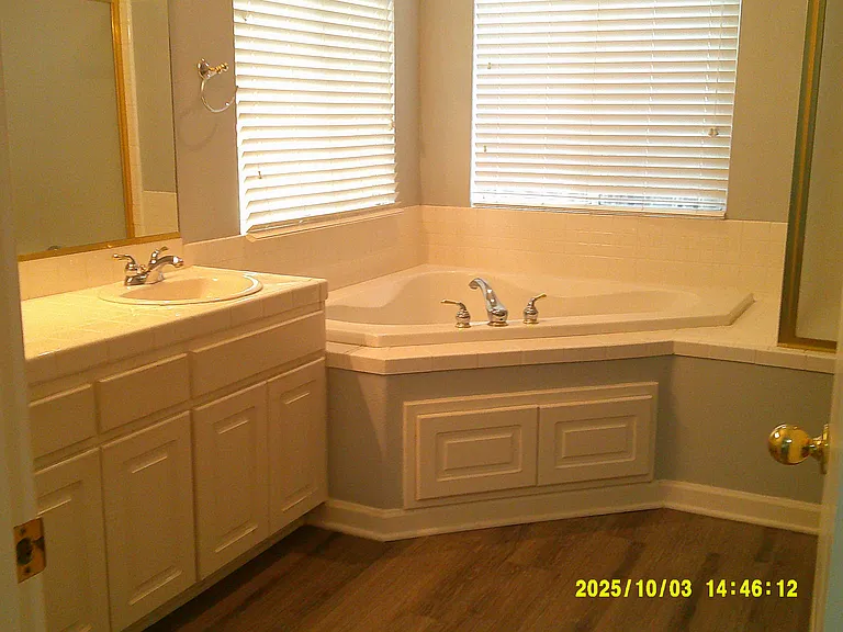 2108 E Muir Field Dr — Photo 9
