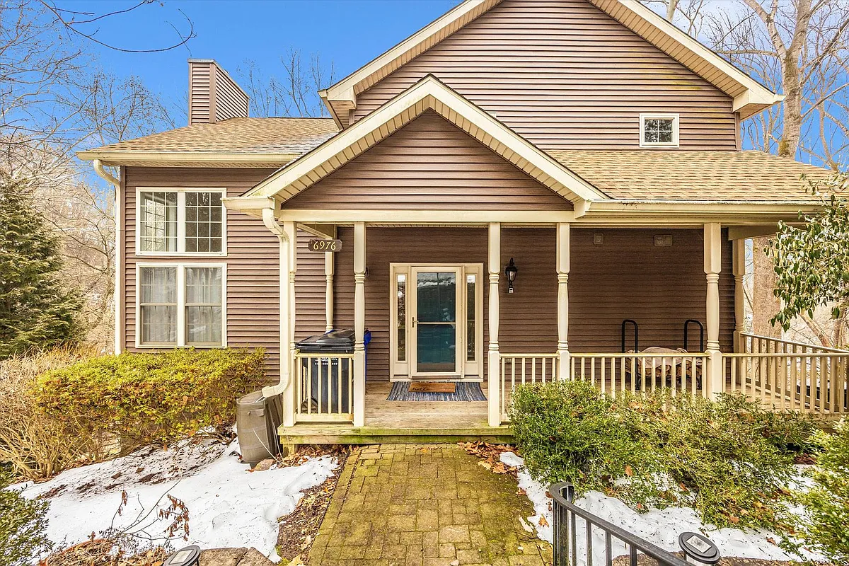 Building Photo - 6976 Meadowpoint Ter