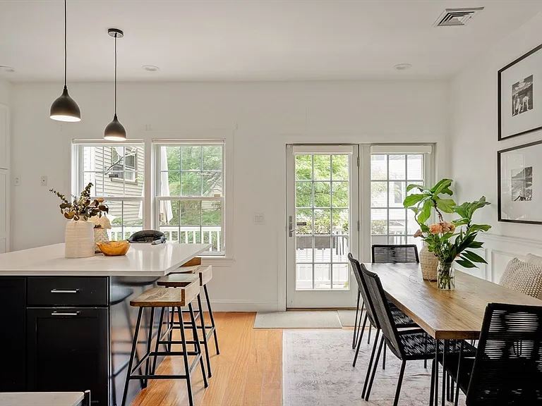 39 Cottage St #2 — Photo 8