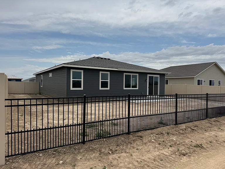 7656 E Bullhead St — Photo 2