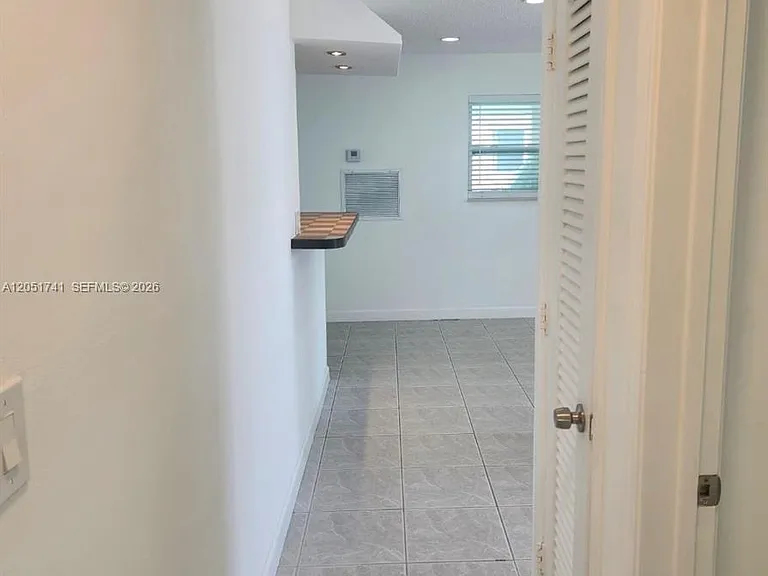 2710 NW 52nd Pl — Photo 10