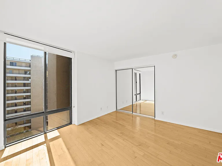 4316 Marina City Dr #1033 — Photo 23