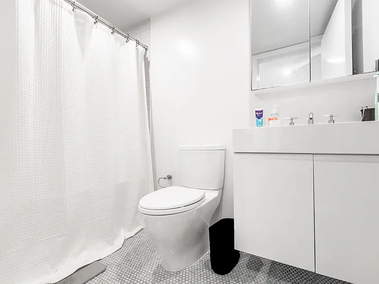 130 N 1st St #3 — Photo 4