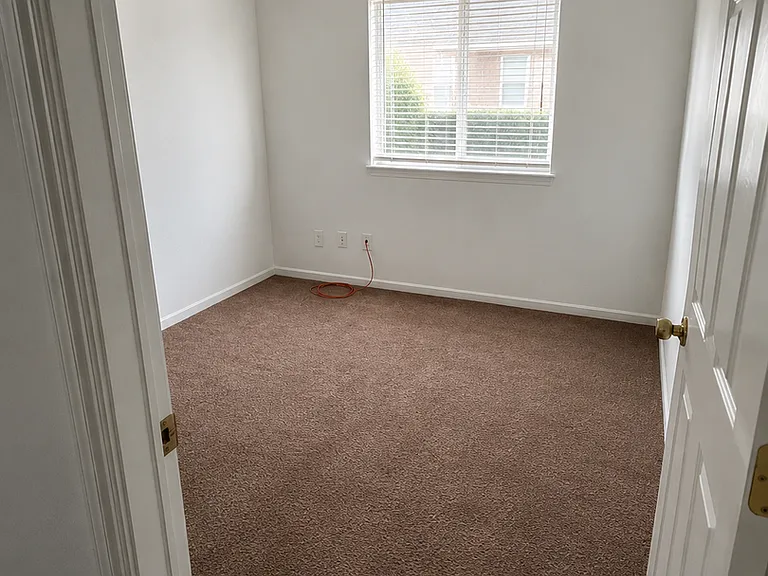 162-164 Marin Ave — Photo 6
