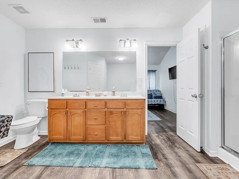 8301 Manhatten Dr — Photo 24