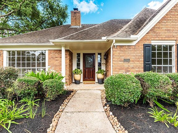 3rd image of 4305 Pebble Beach Dr