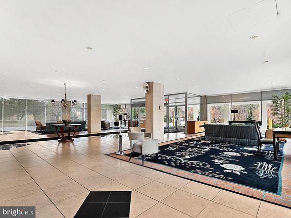 2nd image of 10401 Grosvenor Pl APT 705