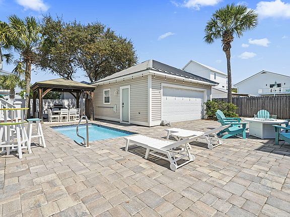 4th image of 95 Barracuda St