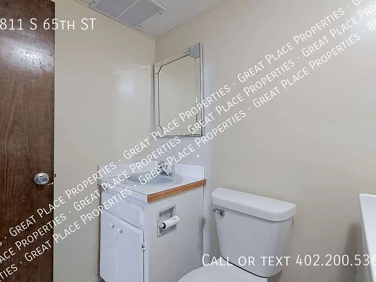 4811 S 65th St — Photo 43
