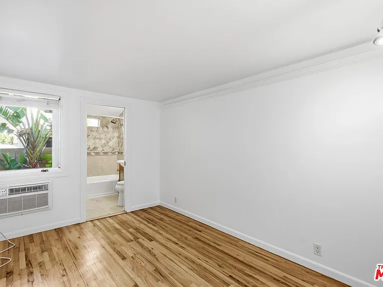 325 Vernon Ave #4 — Photo 11