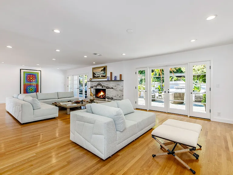 341 Surfview Dr — Photo 8