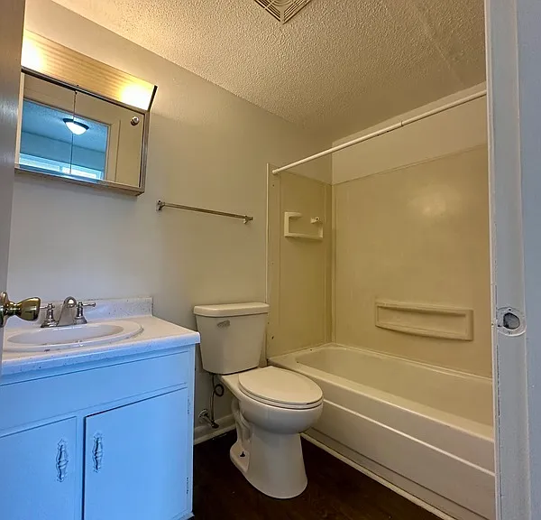 1465 Meadowview Dr #1 — Photo 8