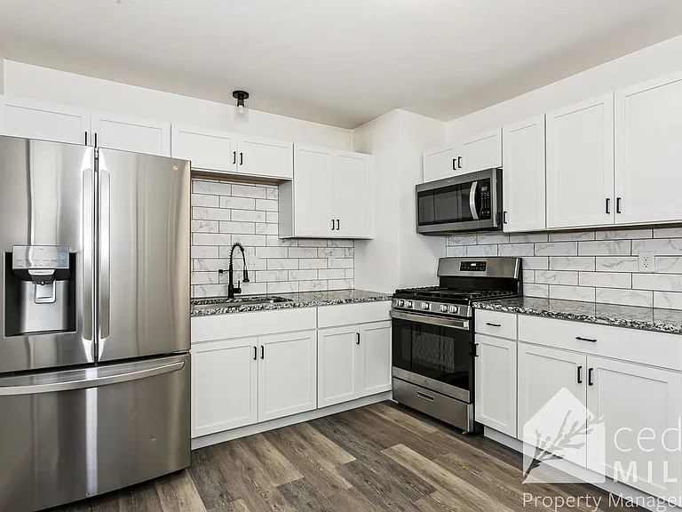 2502 S Mosley St — Photo 6