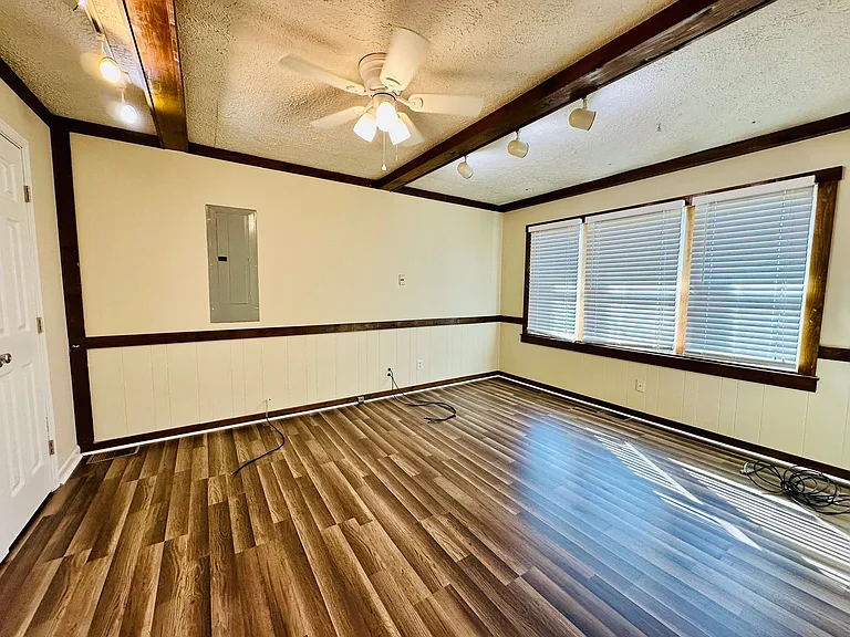 710 Latimer Ave — Photo 13