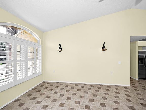 5th image of 6525 Pine Walk Dr