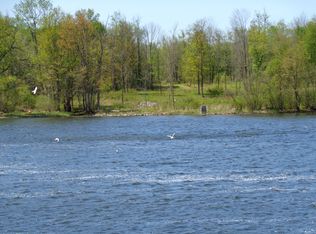 9422 Pendergast Rd, Phoenix, NY 13135