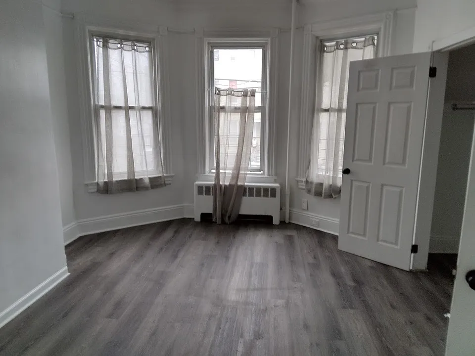 107 Oliver Ave #1