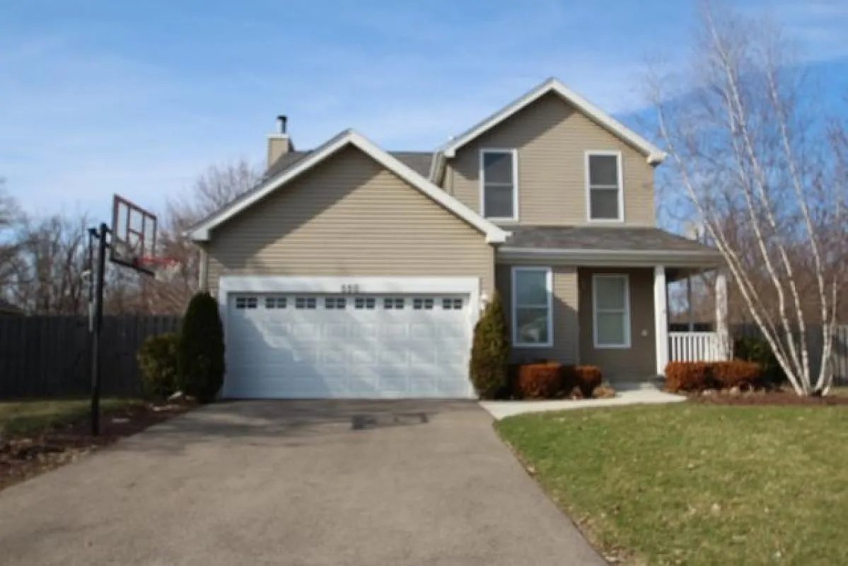 550 Old Oak Cir photo 1
