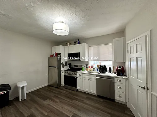 157 E Cottage St #1R Photo 1