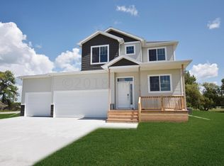 7040 14th St S, Fargo, ND