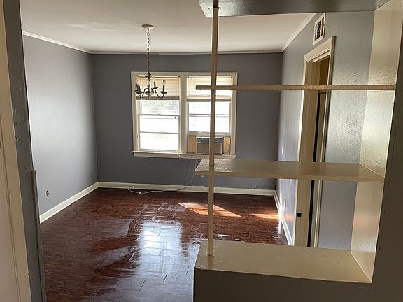 4th image of 3823 W College St