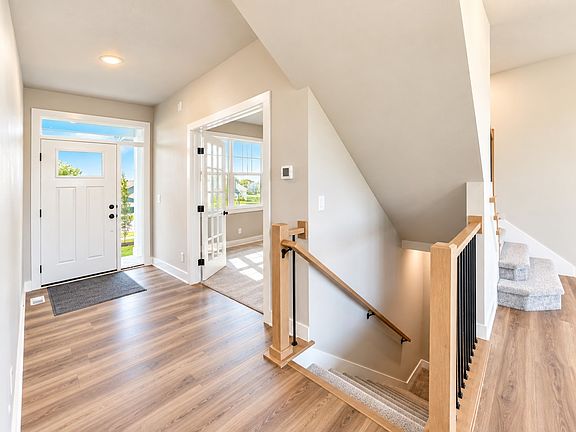 4th image of 10118 NW 68th Ave