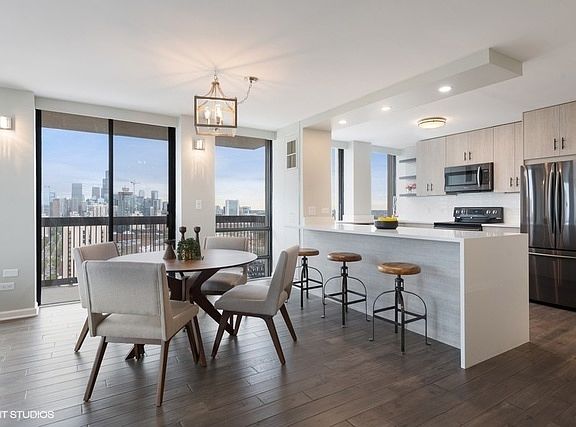 5th image of 1660 N La Salle St #2401