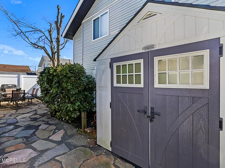 409 13th Ave — Photo 30