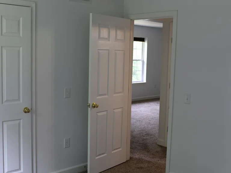 212 Sunshine Ln — Photo 6