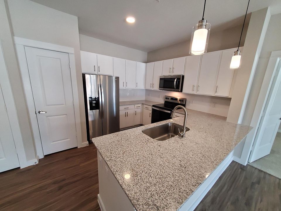 1st image of 700 N Lbj Dr #112