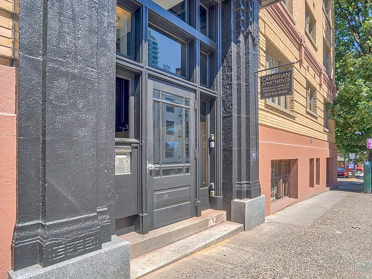 Cambrian Apartments — Photo 11