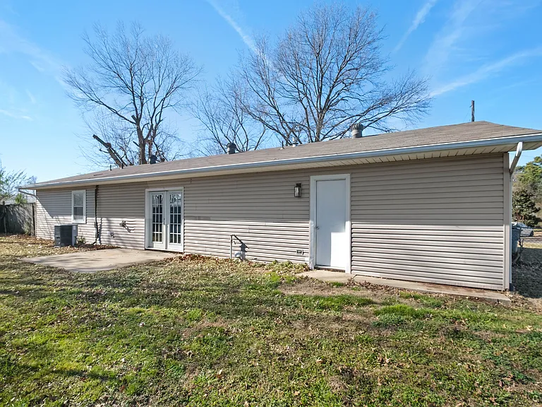 2306 Douglas St — Photo 26