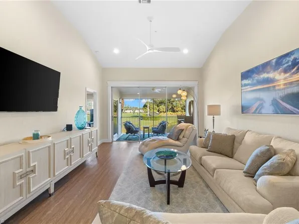 2215 Chesterbrook Ct APT 203, Naples, FL 34109