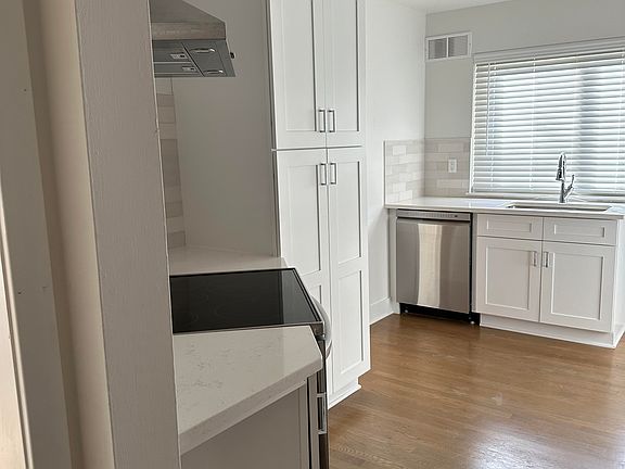 2nd image of 320 Poplar Ave
