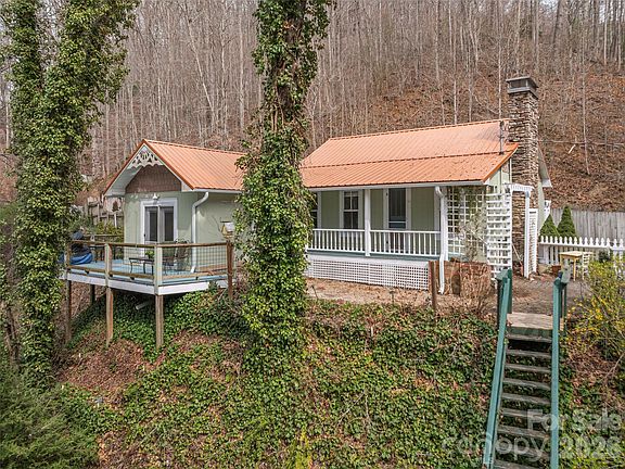 4th image of 897 Dark Ridge Rd