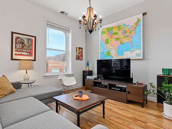 4th image of 1813 W Grand Ave #3
